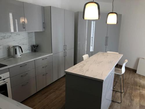 Photo de la galerie de l'établissement Appartement centre village Rochefort du Gard, à Rochefort-du-Gard