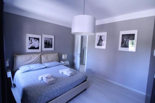 Postel nebo postele na pokoji v ubytování The White house