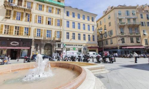 2 Pieces nice tout confort vieux nice cours saleya proche commerces et mer