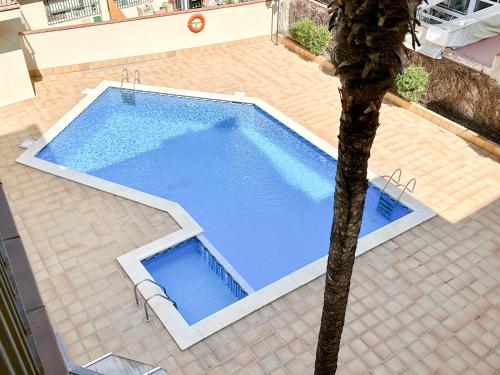 LETS HOLIDAYS CENTRIC APARTMENT with POOL in TOSSA 2