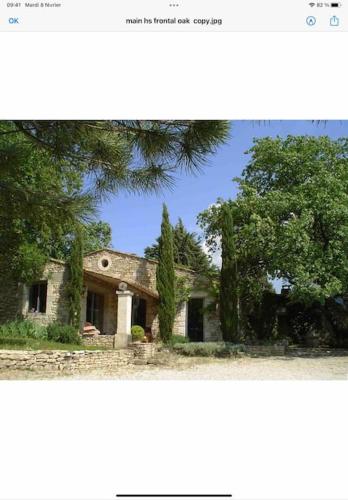 Photo de la galerie de l'établissement Magnifique villa avec piscine dans le Luberon, à Ménerbes