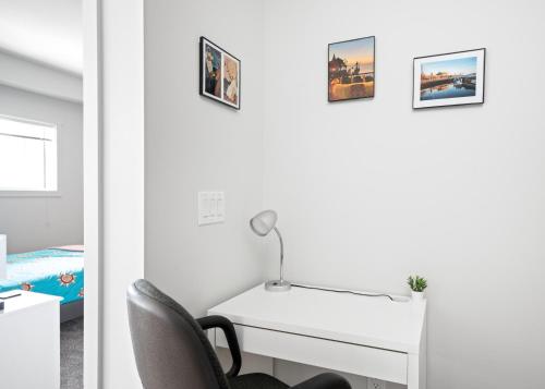 Two Bedroom Lake View Condo – Photos 5