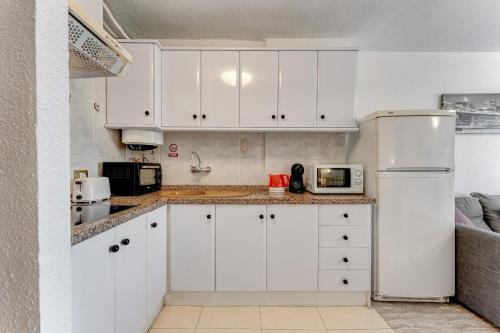 Torres del Sol Beach Front Apartment PH06