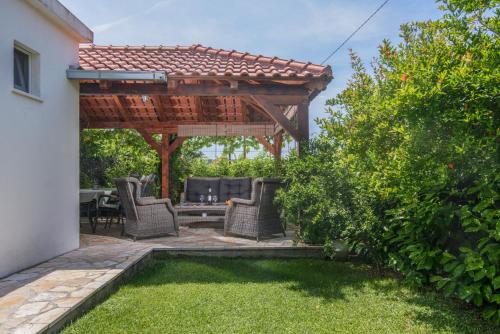 Villa Lado with private pool near Split