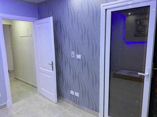 Φωτογραφία από το άλμπουμ του Rehab 2- Modern one bedroom with garden στο Κάιρο