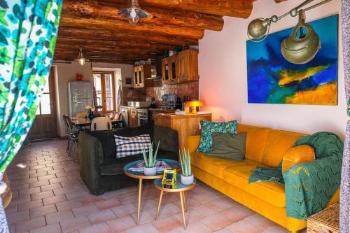 Χώρος καθιστικού στο Bienvenu « Chez Nous », gîte de charme