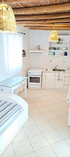 Η κουζίνα ή μικρή κουζίνα στο Lemonia House