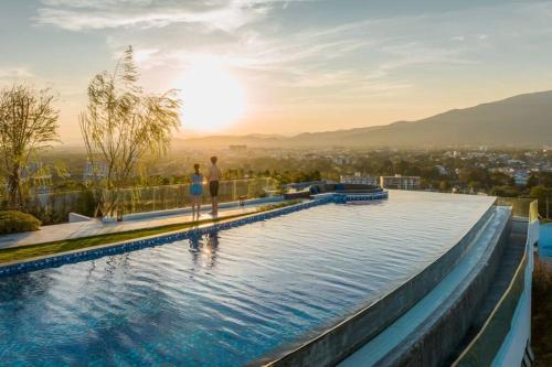 Πισίνα στο ή κοντά στο Astra Sky River Chang Khlan Chiang Mai