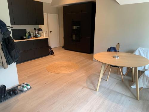A cozinha ou cozinha compacta de Private room in shared apartment
