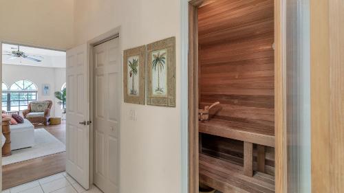 Your Manatee and Scalloping Adventure Retreat, Crystal River (updated