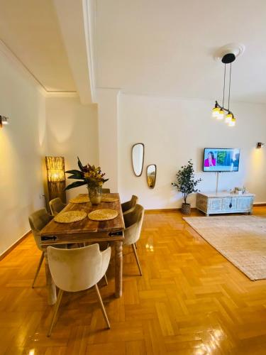 2 BD Apt in Koukaki 8’ away from Acropolis