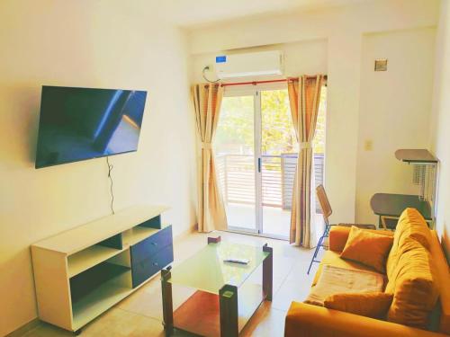 departamento de 2 ambientes de 55 m2 AL FRENTE CON BALCON, INCLUYE COCHERA