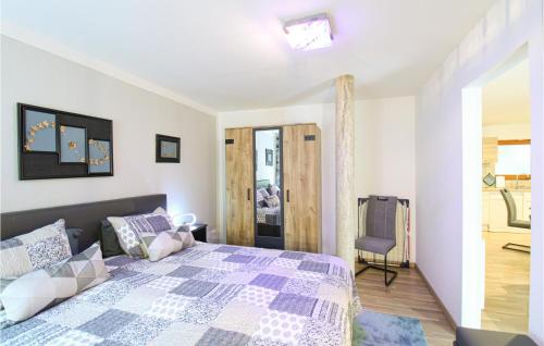 Postel nebo postele na pokoji v ubytování Stunning Apartment In Deggingen With Wifi