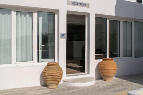 Giannoulaki Resort — Facade/entrance