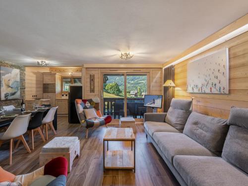 Duplex lumineux skis aux pieds avec accès piscine et parking