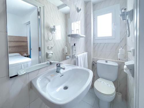 Koupelna v ubytování Hotel Ibiza Playa