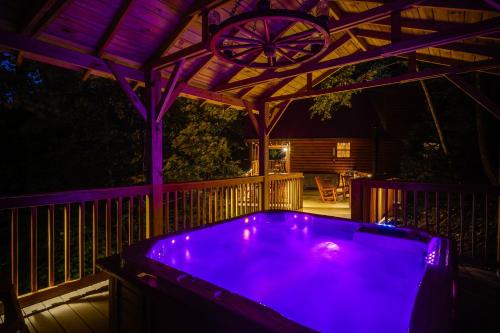Bear Mountain Chalet in the Woods w/ Hot Tub photo 29