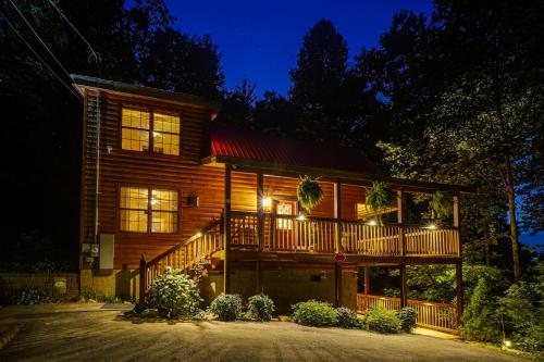 Bear Mountain Chalet in the Woods w/ Hot Tub photo 37