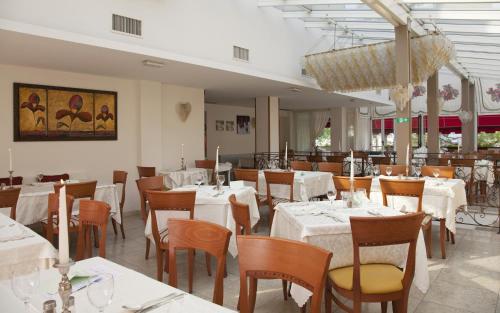 Restaurace v ubytování Hotel Elpiro