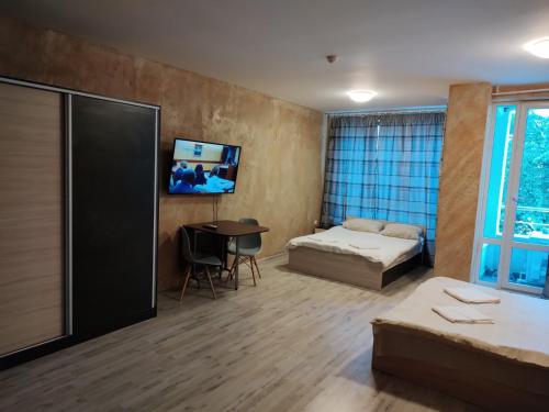 Colonel apartment 957