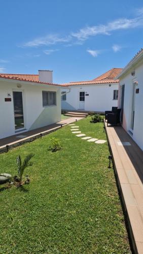 a view of the courtyard of a house at Santa Cruz Villas in Santa Cruz das Flores