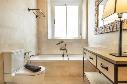 Duplex with private terrace & city views - Center by REMS