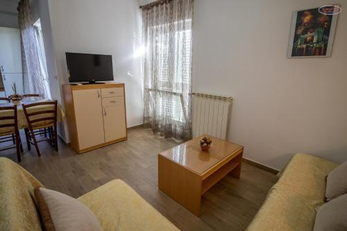 Apartments by the sea Supetarska Draga - Gornja, Rab - 21380