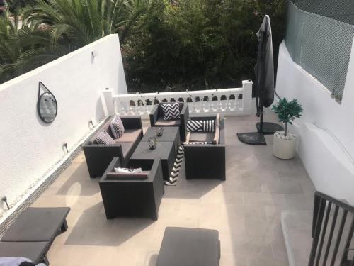 Coin salon dans l'établissement Beautiful Town House, Morairia