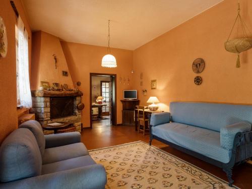 A seating area at Villa near Montecchio Vespoli with Pool