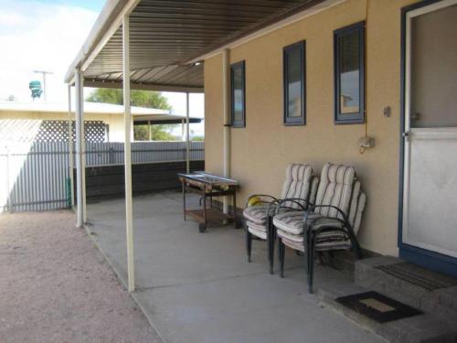Balkoni atau teres di Hardwicke Beach House