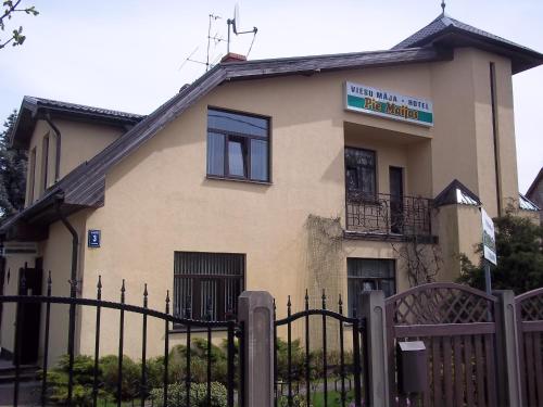 Το κτήριο όπου στεγάζεται  the country house