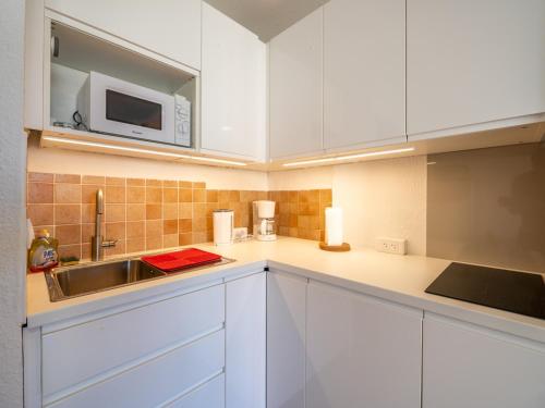 Appartement Le Lavandou, 1 pièce, 4 personnes - FR-1-677-1
