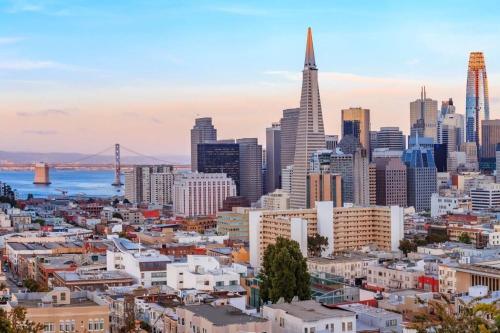 a view of the city of san francisco at Lovely Home 30MIN to Berkeley, SF, Napa in Pinole
