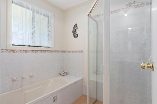 Koupelna v ubytování Pascalinga 38 Carrickalinga Road