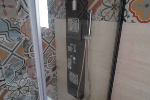a showeruliculiculiculiculiculiculiculiculiculiculiculiculiculic at le casette in Aradeo