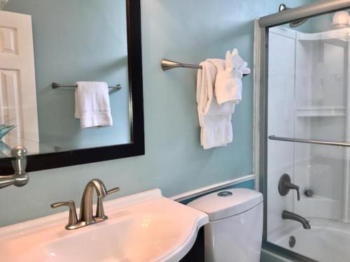 Koupelna v ubytování 502 Tarpon Pond Cottage