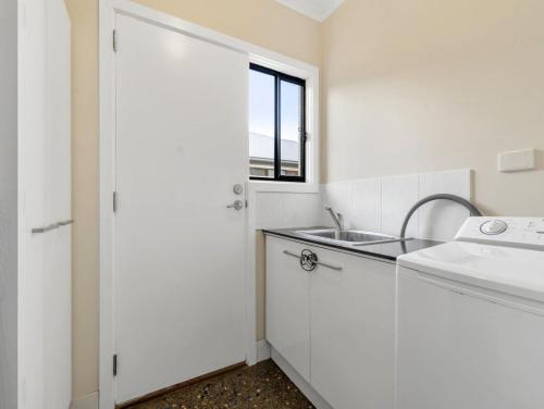 Gambar di galeri bagi Red Door Retreat di Edithburgh