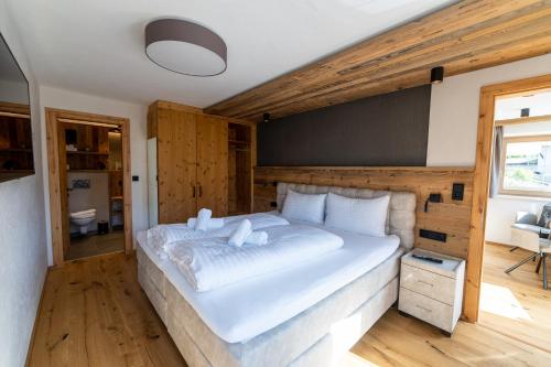 Postel nebo postele na pokoji v ubytování LAUDEGGHOF Ladis