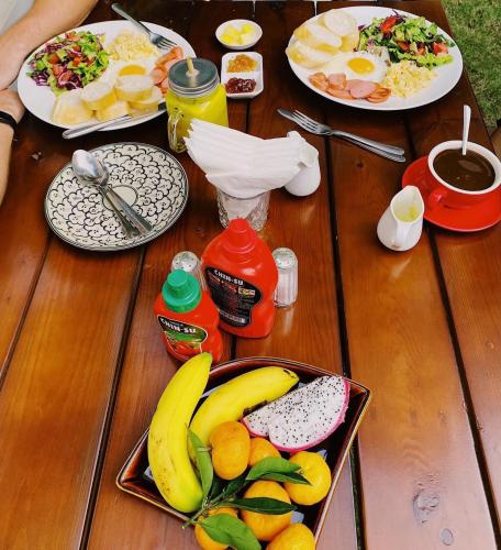 Mad i den private indkvartering eller i nærheden