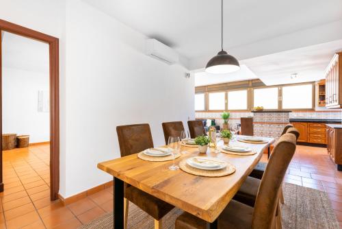 Zdjęcie z galerii obiektu Atico Prada - 3 bedroom penthouse in the heart of Fuengirola w mieście Fuengirola