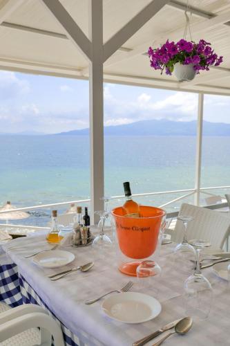 Gallery image of Oceanic Overview Suites in Sarandë