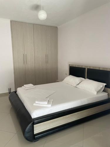 Gallery image of Xhulio Apartments in Sarandë