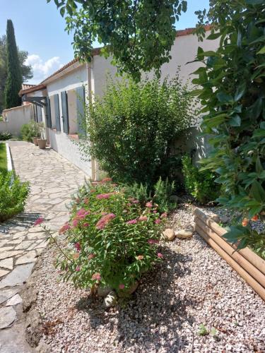 En have udenfor Maison en Provence