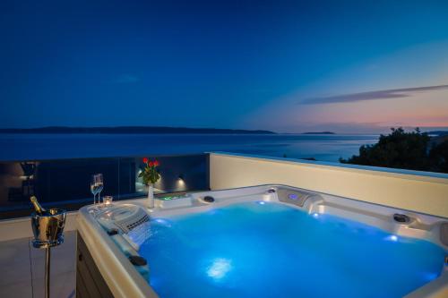 Luxury Villa Sun Ray with Pool – Photos 2