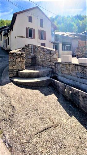 Photo de la galerie de l'établissement Maison de famille rustique et rénovée Chez Mouichou, à Gestiès