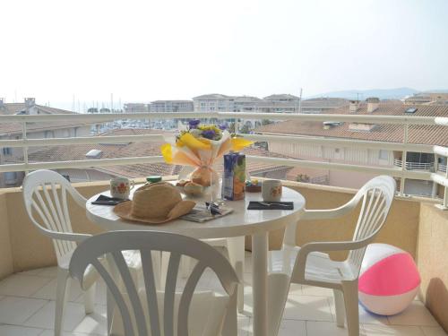 Appart cosy avec mezzanine, terrasse et parking à Fréjus - FR-1-226A-109