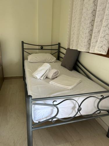 Säng eller sängar i ett rum på Kalli sea view apartment