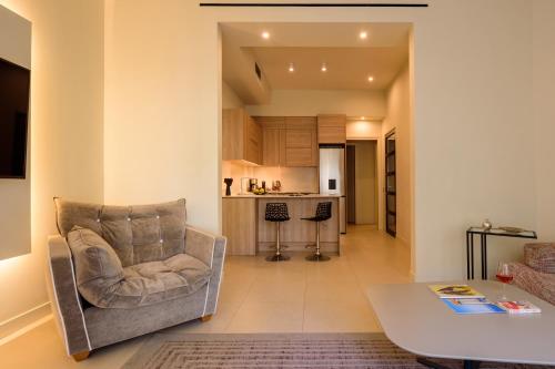 THIRAMENOUS RESIDENCE