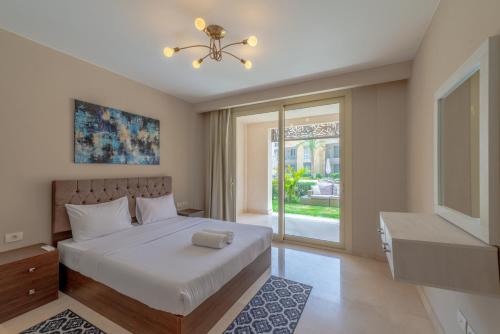 Cozy 1-Bedroom Apartment in Mangroovy, El Gouna. Private terrace, garden and pool access