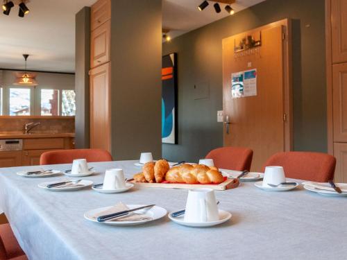 Apartment Les Chouettes 23 by Interhome